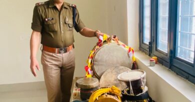 लोकगीतों से जागरूकता का संदेश दे रहे सब इंस्पेक्टर अनूप नयाल,