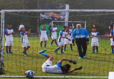 सिक्किम में पीएम मोदी ने खेला फुटबॉल, सोशल मीडिया पर शेयर की तस्वीरें, आप भी देखिए