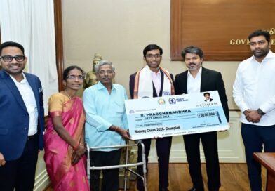 तमिलनाडु के मुख्यमंत्री ने प्रज्ञानंदा को 50 लाख रुपये का पुरस्कार दिया