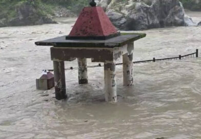 सावन में आस्था का अद्भुत संगम! मां अलकनंदा ने किया कोटेश्वर महादेव का जलाभिषेक, गुफा तक पहुंची नदी