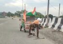 हरपाल का हठयोग! घुटनों के बल गंगाजल लेने हरिद्वार पहुंचा कांवड़िया, 2400 किमी चलकर पशुपतिनाथ में करेंगे जलाभिषेक