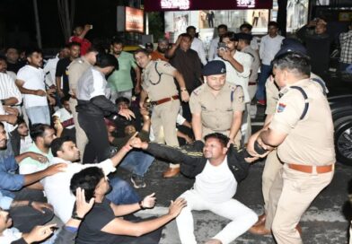 DAV छात्रसंघ चुनाव से पहले SSP कैंप कार्यालय पर हंगामा, बंटू के खिलाफ NBW पर भड़के NSUI-कांग्रेस कार्यकर्ता