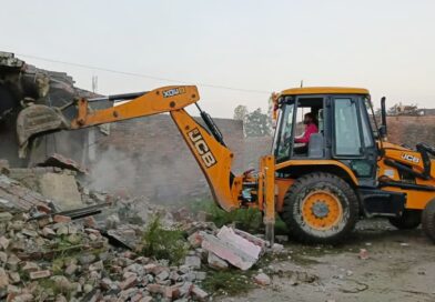अतिक्रमण पर बुलडोजर एक्शन, 82 परिवारों के मकानों पर चली ध्वस्तीकरण की कार्रवाई, भारी पुलिस बल तैनात
